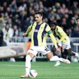 Besiktas marca passo, Fenerbahçe domina e goleia