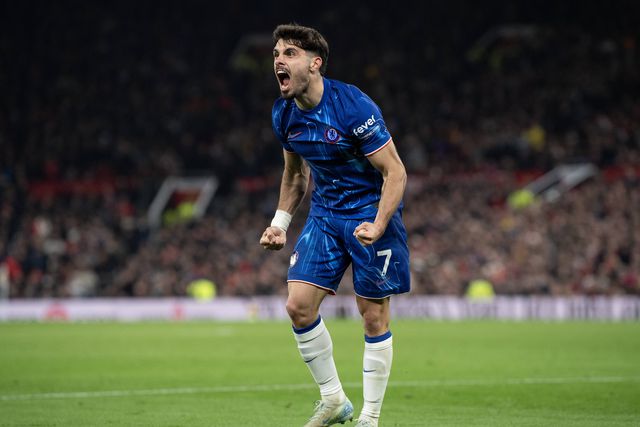 VÍDEO: Pedro Neto faz golaço e acorda Stamford Bridge