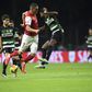 Ouazzani, do SC Braga, em disputa de bola com Matheus Reis, do Sporting (GRAFISLAB)