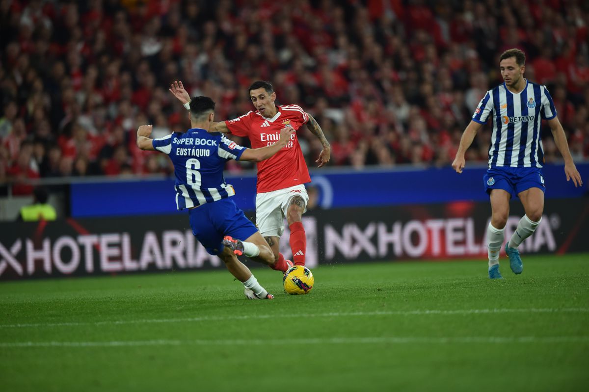 Benfica-FC Porto, 4-2 Brilhantismo do Benfica obrigou a colapso do FC Porto (crónica)