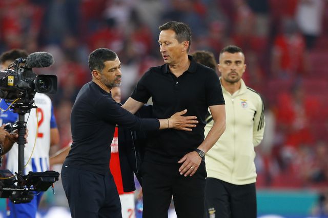 Roger Schmidt e Sérgio Conceição disputam lugar na Arábia Saudita