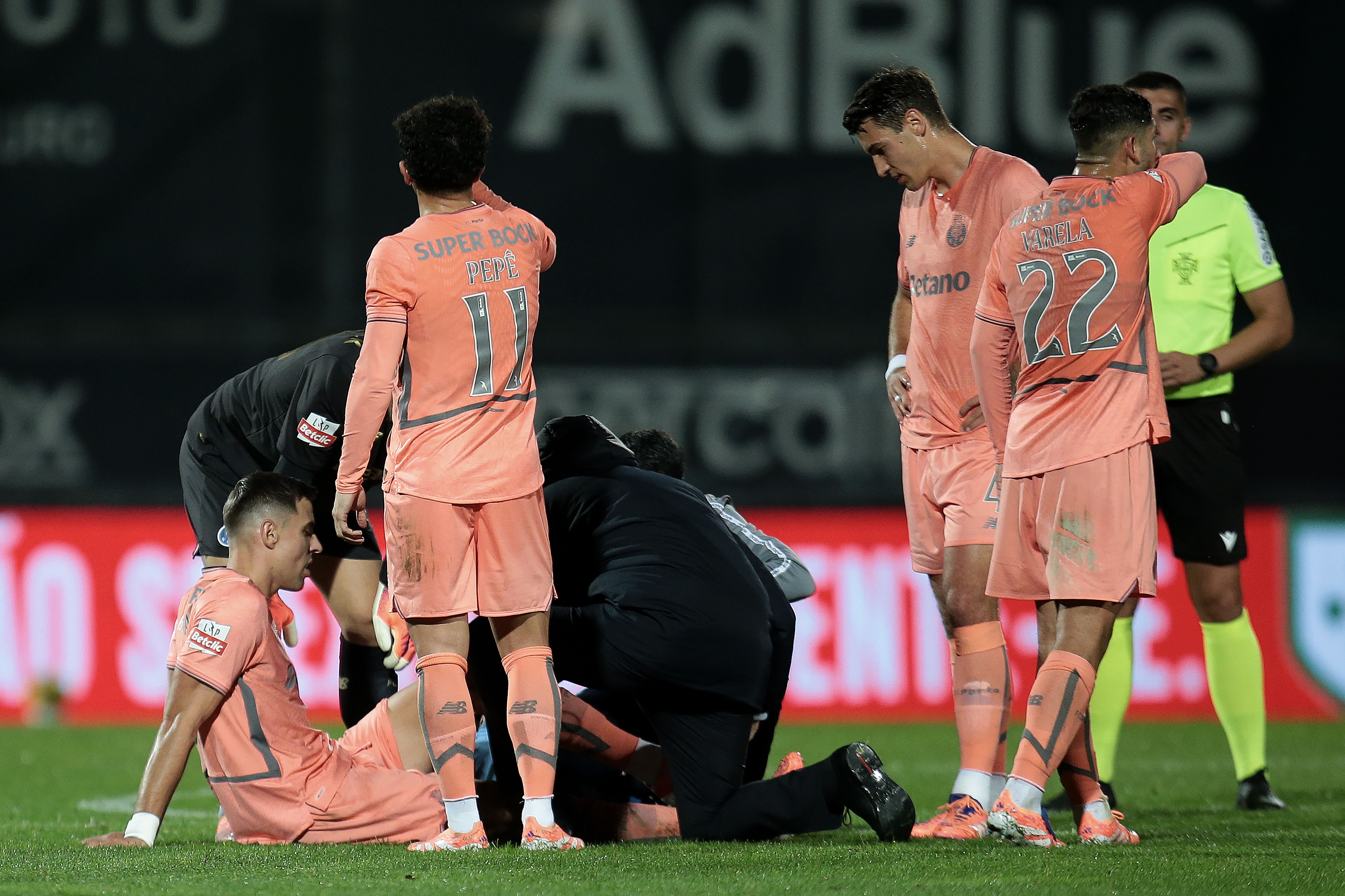 Bednarek lesionou-se em Barcelos - FOTO: Manuel Fernando Araújo/LUSA