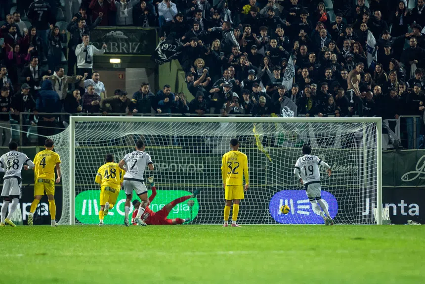 Vitória SC: pontaria em modo de greve!