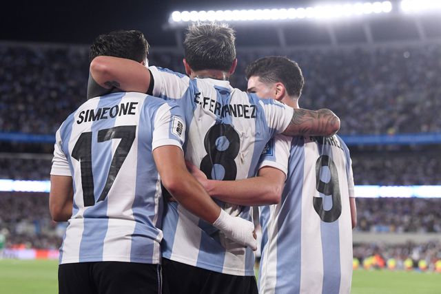 Giuliano Simeone, Enzo Fernández e Julián Álvarez ao serviço da seleção argentina