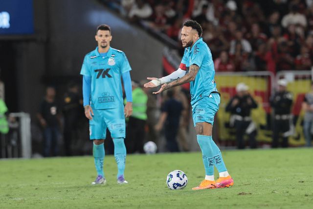 Neymar telefona ao treinador do Santos para se justificar e admite exageros