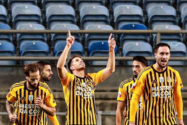 Jogadores do Lusitânia de Lourosa a celebrarem o golo ao União de Leiria - Foto: Lusitânia