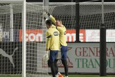 Seleção inicia preparação com muitos ausentes