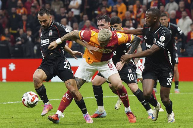 Alguns jogadores de Galatasaray e Besiktas foram suspensos
