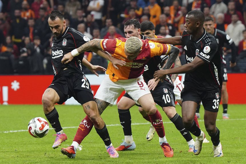 Alguns jogadores de Galatasaray e Besiktas foram suspensos
