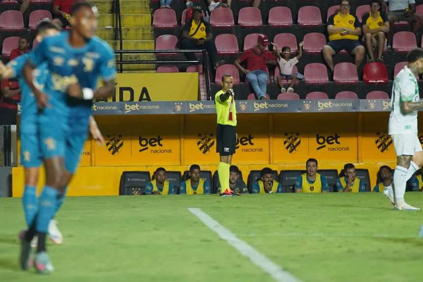 Juízo final! Fora de jogo apocalíptico