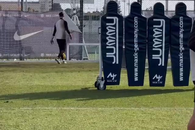 João Félix a marcar livres: uma 'masterclass'