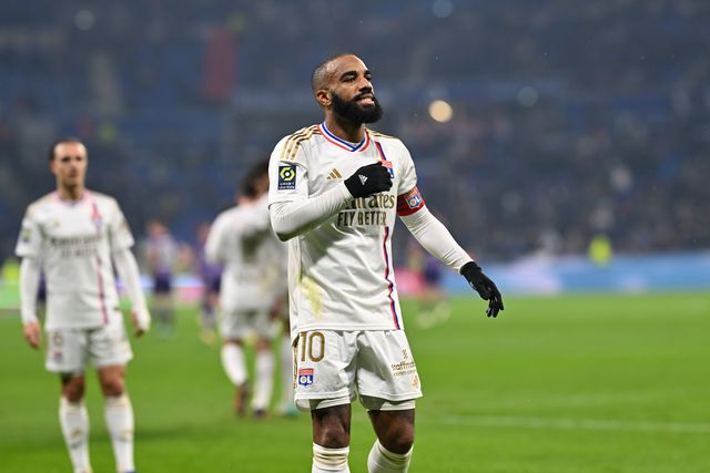 Anthony Lopes defende penálti e Lyon regressa às vitórias