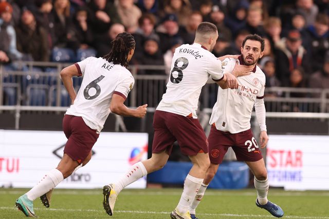«Vamos!» Bernardo Silva marca e dá o grito para a reviravolta do Manchester City (vídeo)