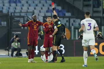 Serie A: Roma reduzida a nove empata com a Fiorentina graças a Rui Patrício