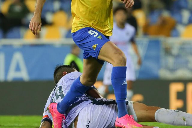 Canarinhos dão espetáculo e goleiam Chaves (veja o resumo)