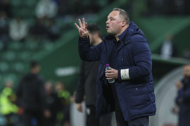 «Erros e situações que não podem acontecer», apontou Vítor Campelos