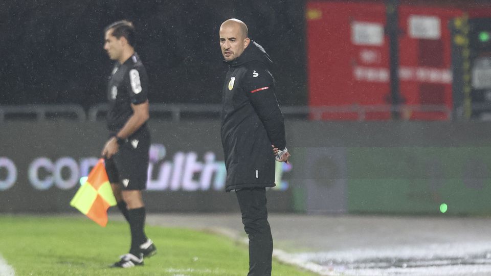 Daniel Sousa supera Amorim e Schmidt e é eleito treinador do mês da Liga