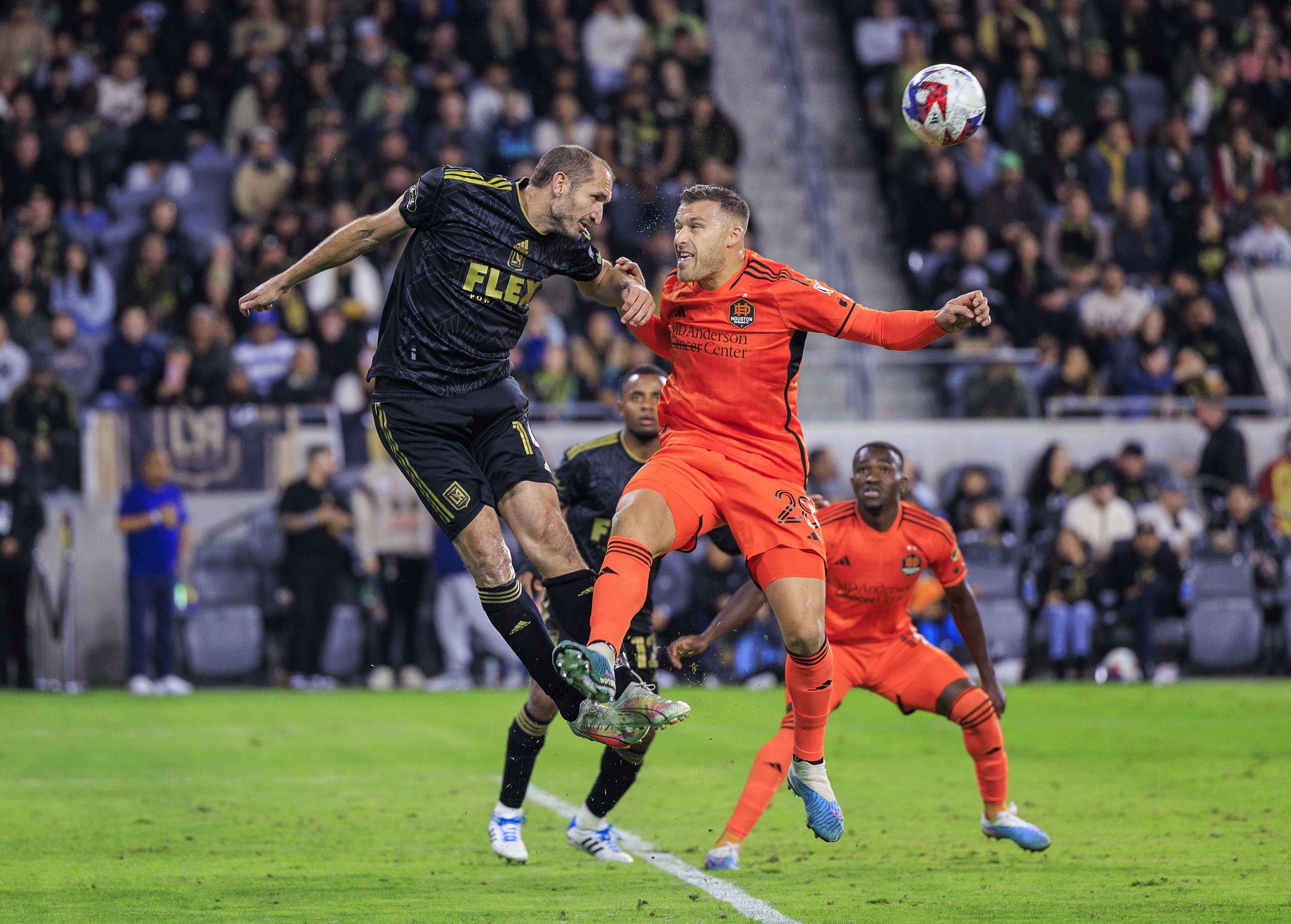 ANTEVISÃO Luton Town-Manchester City, ou David contra Golias