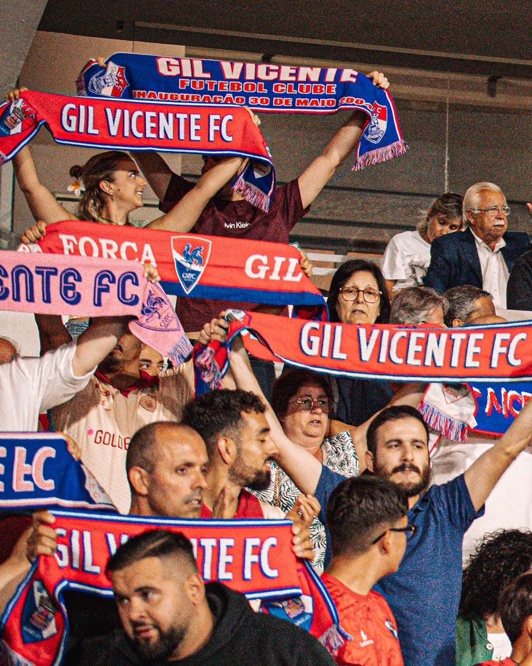 Gil Vicente oferece bilhetes para a Amadora