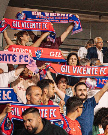 Gil Vicente oferece bilhetes para a Amadora