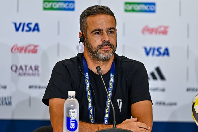 Oficial: o novo clube de Artur Jorge