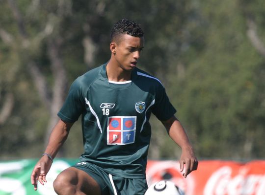 Nani: «Quando cheguei ao Sporting, todos tinham chuteiras da Puma e da Nike e eu com língua de gato»