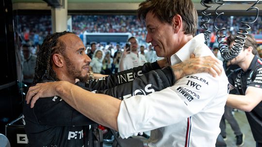 Vídeo: Oiça o conselho especial de Toto Wolff para Hamilton na hora do adeus