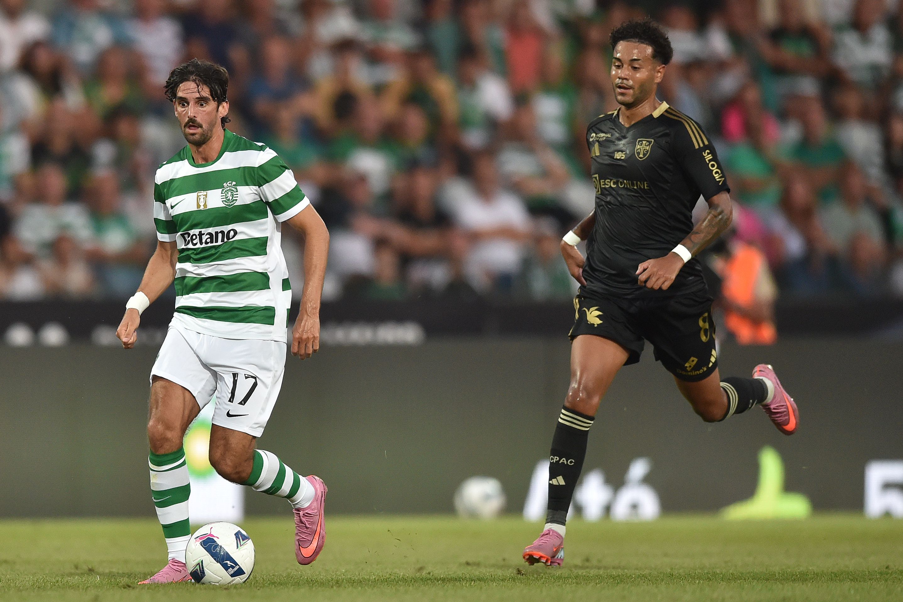 Rafael Brito na perseguição ao sportinguista Francisco Trincão (Foto Miguel Nunes)