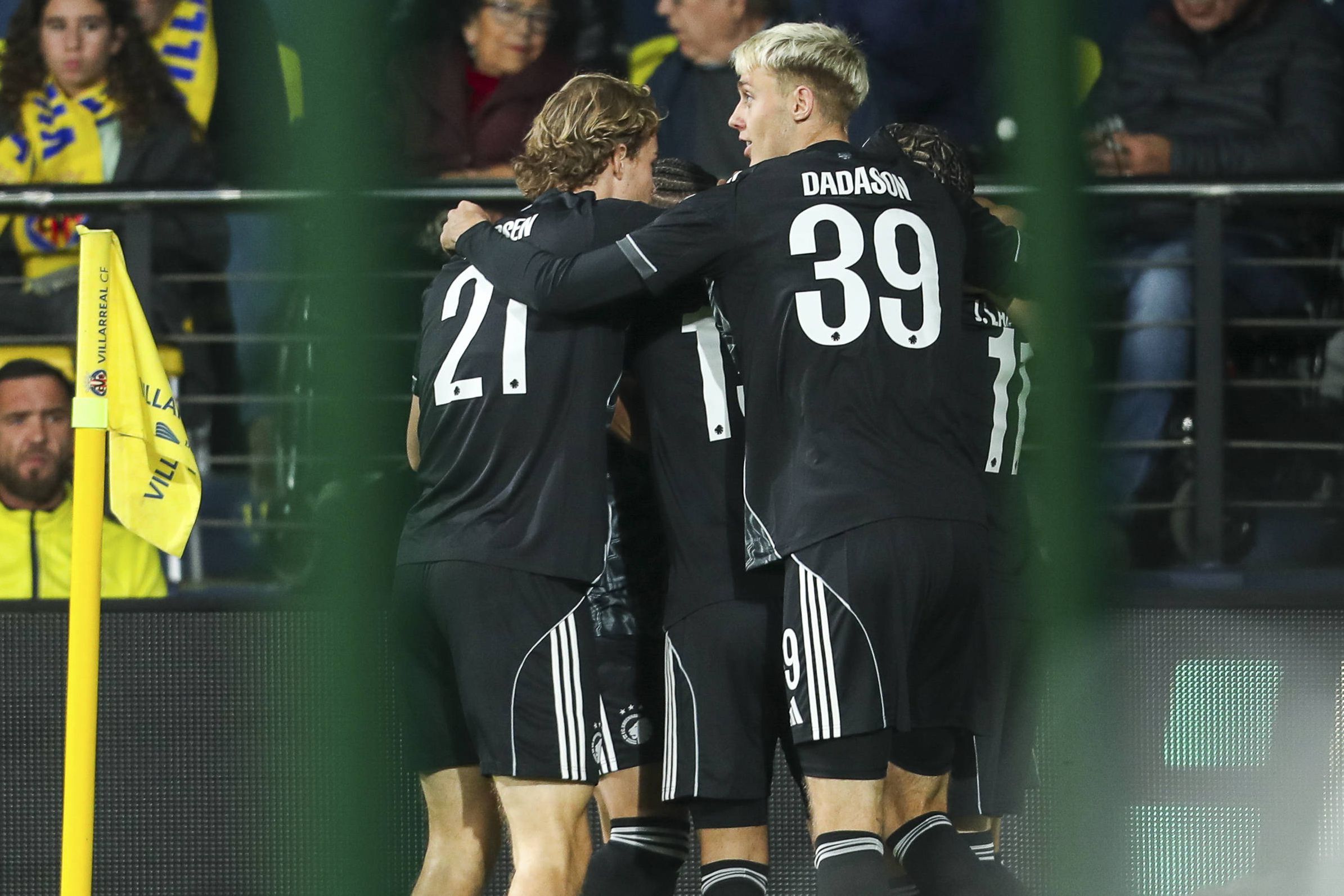 Mohamed Elyounoussi celebra o primeiro golo do Copenhaga na visita ao Villarreal