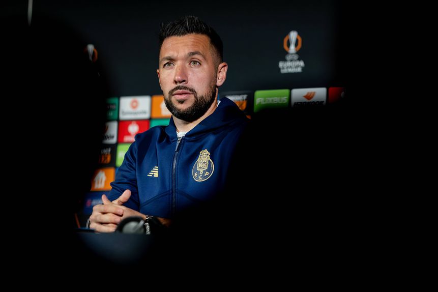 Francesco Farioli, treinador do FC Porto - Foto: IMAGO