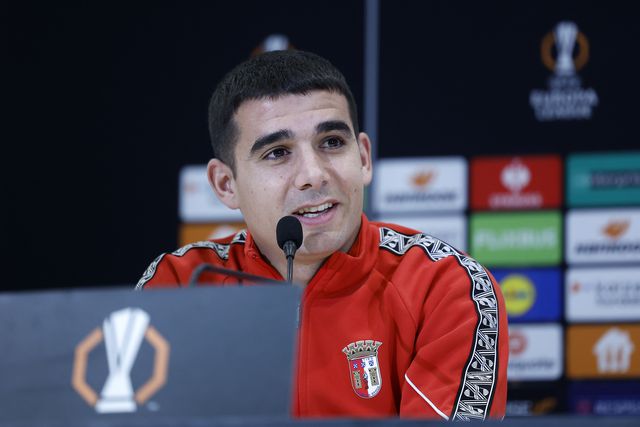 Víctor Gómez, lateral-direito do SC Braga, já está na temporada mais concretizadora de sempre com três golos. Foto: EPA/SEBASTIEN NOGIER