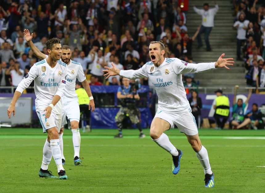 Gareth Bale a festejar golo no Real Madrid, com Cristiano Ronaldo ao lado