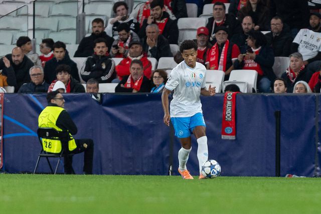 Só David Neres deu algum ânimo a um Nápoles descaracterizado