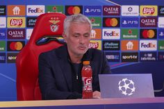 «Deixei o Pogba em casa para pôr o McTominay, o mínimo era dar-me a camisola!»