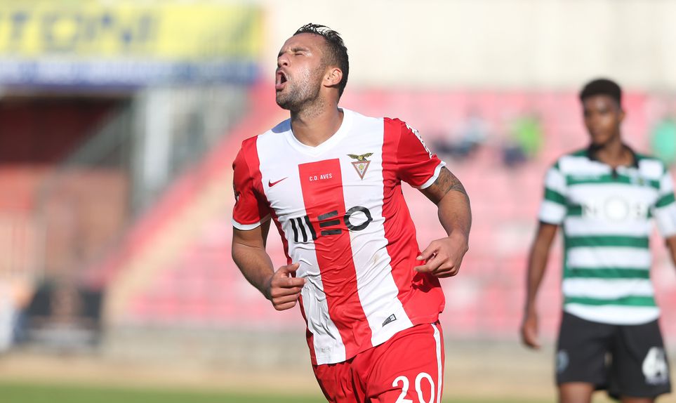 Luís Barry ajudou o Aves a subir à I Liga em 2016/17 - Foto: A BOLA