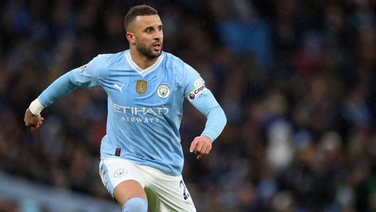 Man. City: Kyle Walker pede união e garante: «Lutaremos até ao fim»