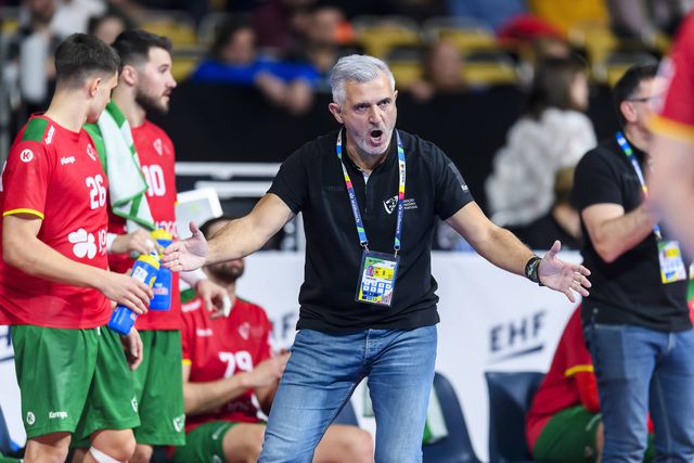 «Parecia que na primeira parte estávamos a jogar a feijões»