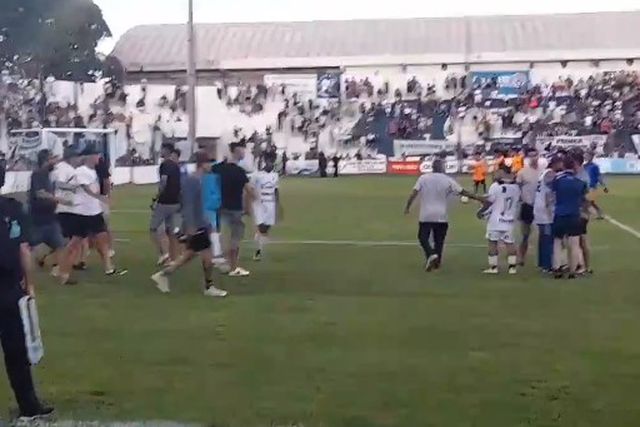 VÍDEO: Cenas incríveis de violência no futebol amador argentino
