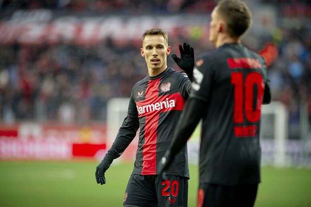 Grimaldo nomeado para melhor jogador de dezembro na Bundesliga