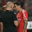 VÍDEO: O momento em que Di María encosta a cabeça ao assistente no Benfica-SC Braga