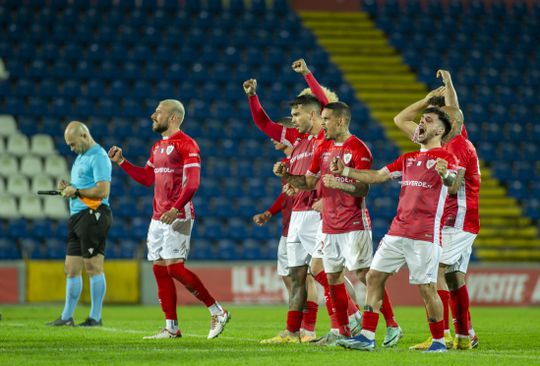 Taça de Portugal: Santa Clara afasta Nacional nos penáltis