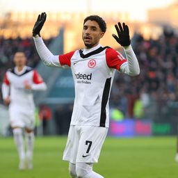 Omar Marmoush não celebra golo marcado pelo Frankfurtk à sua antgia equipa, o St. Pauli