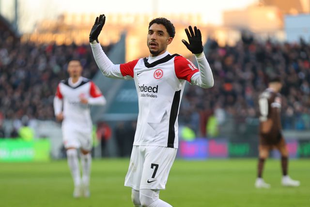 Omar Marmoush não celebra golo marcado pelo Frankfurtk à sua antgia equipa, o St. Pauli