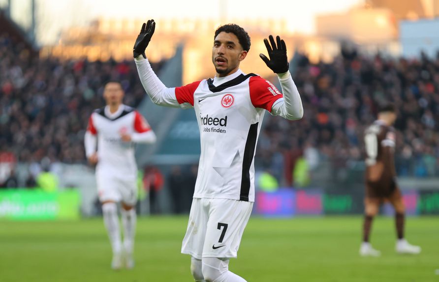 Omar Marmoush não celebra golo marcado pelo Frankfurtk à sua antgia equipa, o St. Pauli