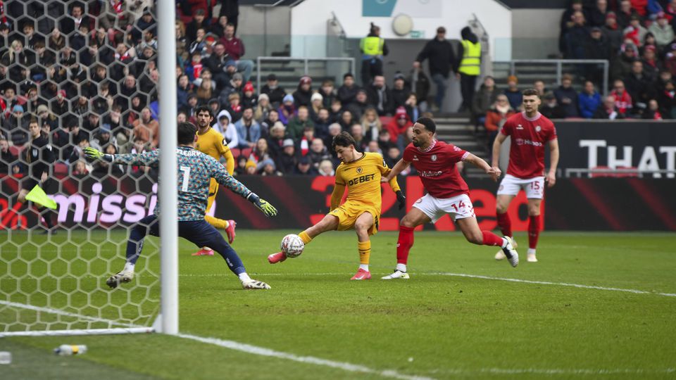 Vídeo: golo 'made in Portugal' dobra vantagem dos Wolves de Vítor Pereira