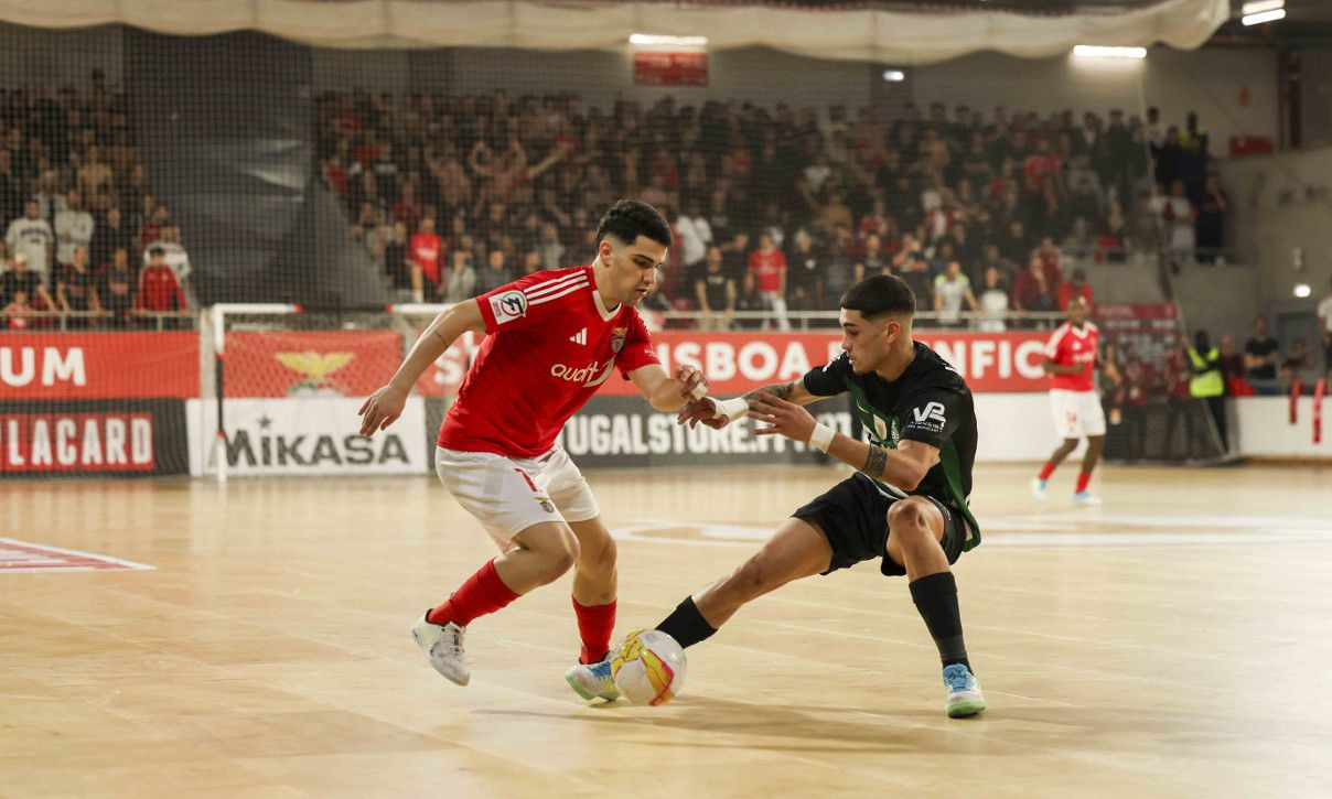 Benfica e Sporting empatam em dérbi com final emocionante