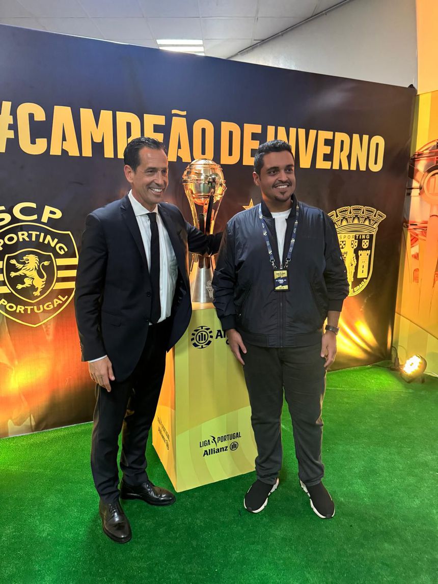 Pedro Proença e Walid Al Batan na final da Taça da Liga, em Leiria
