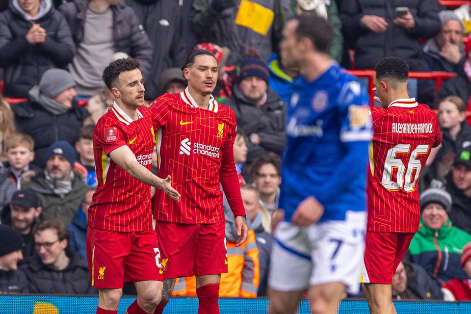 Vídeo: Diogo Jota finaliza contra-ataque mortífero e faz o primeiro em Anfield