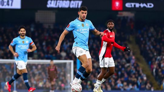 Taça de Inglaterra: Manchester City com goleada das antigas