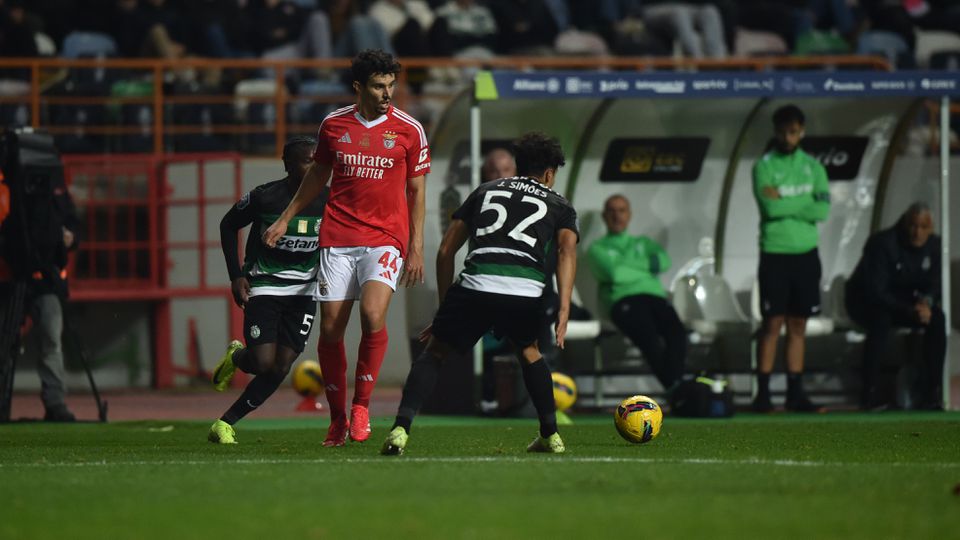 Sporting, faz oposição a Tomás Araújo, do Benfica, na final da Taça da Liga (foto: Miguel Nunes)